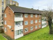 3 bedroom flat for rent in Selsfield Drive Brighton BN2