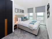 3 bedroom flat for rent in Southwark Bridge Road,...