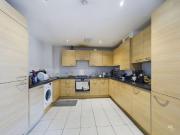 3 bedroom flat for rent in Springfield Road, Brighton, BN1