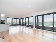 3 bedroom flat for rent in Stannary Street, London, SE11