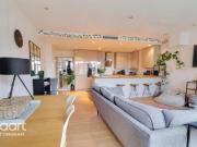 3 bedroom flat for rent in Upper College Street,...