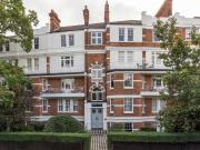 3 bedroom flat for rent in Upper Richmond Road, SW15