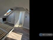 3 bedroom flat for rent in Upper Richmond Road West,...