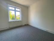 3 bedroom flat for rent in Vicarage Drive, Eastbourne,...