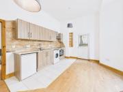 3 bedroom flat for rent in Wellington Road, Brighton, BN2