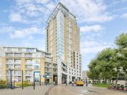 3 bedroom flat for rent in Westferry Circus, Canary...