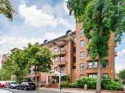 3 bedroom flat for sale