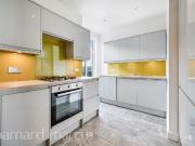 3 bedroom flat for sale