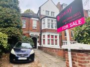 3 bedroom flat for sale