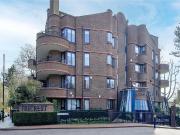 3 bedroom flat for sale