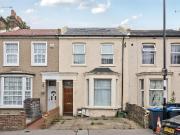 3 bedroom flat for sale