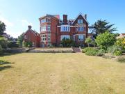 3 bedroom flat for sale