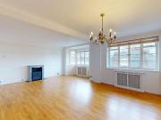 3 bedroom flat for sale