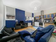 3 bedroom flat for sale