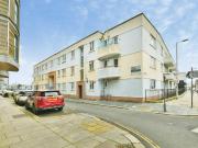 3 bedroom flat for sale