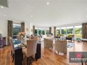 3 bedroom flat for sale