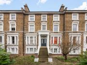 3 bedroom flat for sale