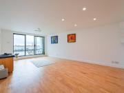 3 bedroom flat for sale