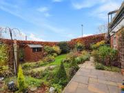 3 bedroom flat for sale