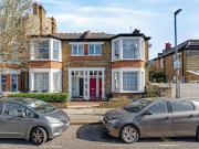 3 bedroom flat for sale