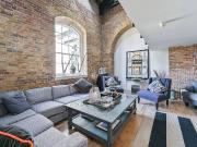 3 bedroom flat for sale