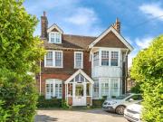 3 bedroom flat for sale