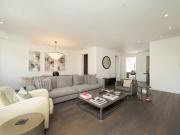 3 bedroom flat for sale