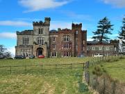 3 bedroom flat for sale