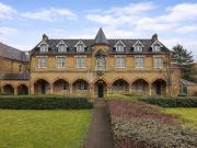 3 bedroom flat for sale