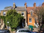 3 bedroom flat for sale