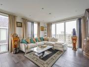 3 bedroom flat for sale