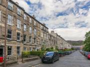 3 bedroom flat for sale