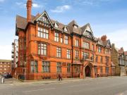 3 bedroom flat for sale