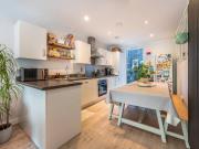 3 bedroom flat for sale