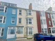 3 bedroom flat for sale