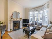 3 bedroom flat for sale