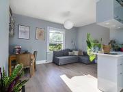 3 bedroom flat for sale