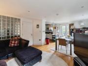 3 bedroom flat for sale
