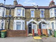 3 bedroom flat for sale