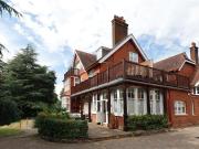 3 bedroom flat for sale