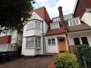 3 bedroom flat for sale