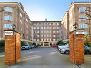 3 bedroom flat for sale