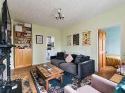 3 bedroom flat for sale