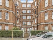 3 bedroom flat for sale