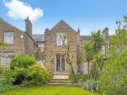 3 bedroom flat for sale