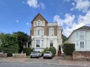 3 bedroom flat for sale