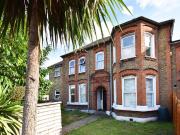 3 bedroom flat for sale