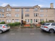 3 bedroom flat for sale