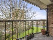 3 bedroom flat for sale