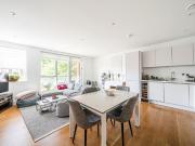 3 bedroom flat for sale